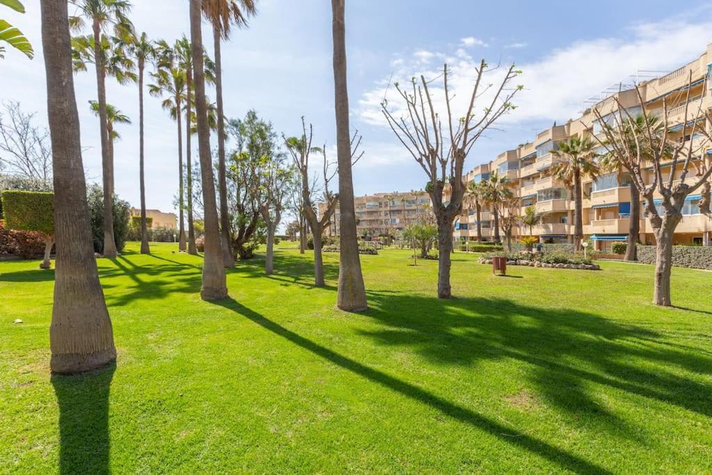 Eden Costa Lago Primera Linea De Mar Τορρεμολίνος Εξωτερικό φωτογραφία
