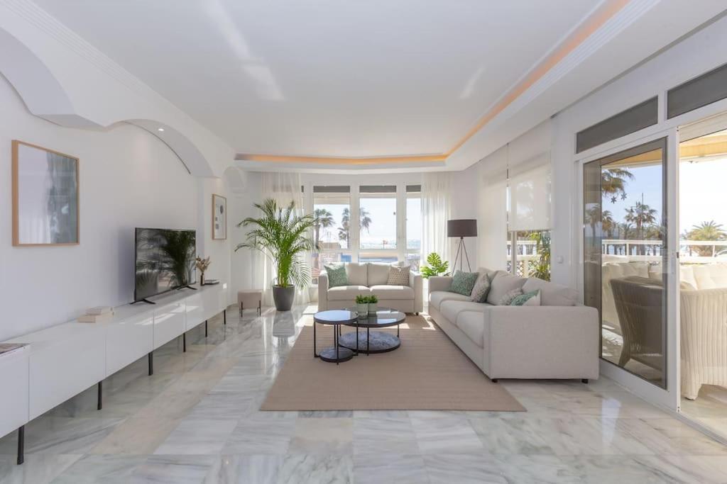 Eden Costa Lago Primera Linea De Mar Τορρεμολίνος Εξωτερικό φωτογραφία