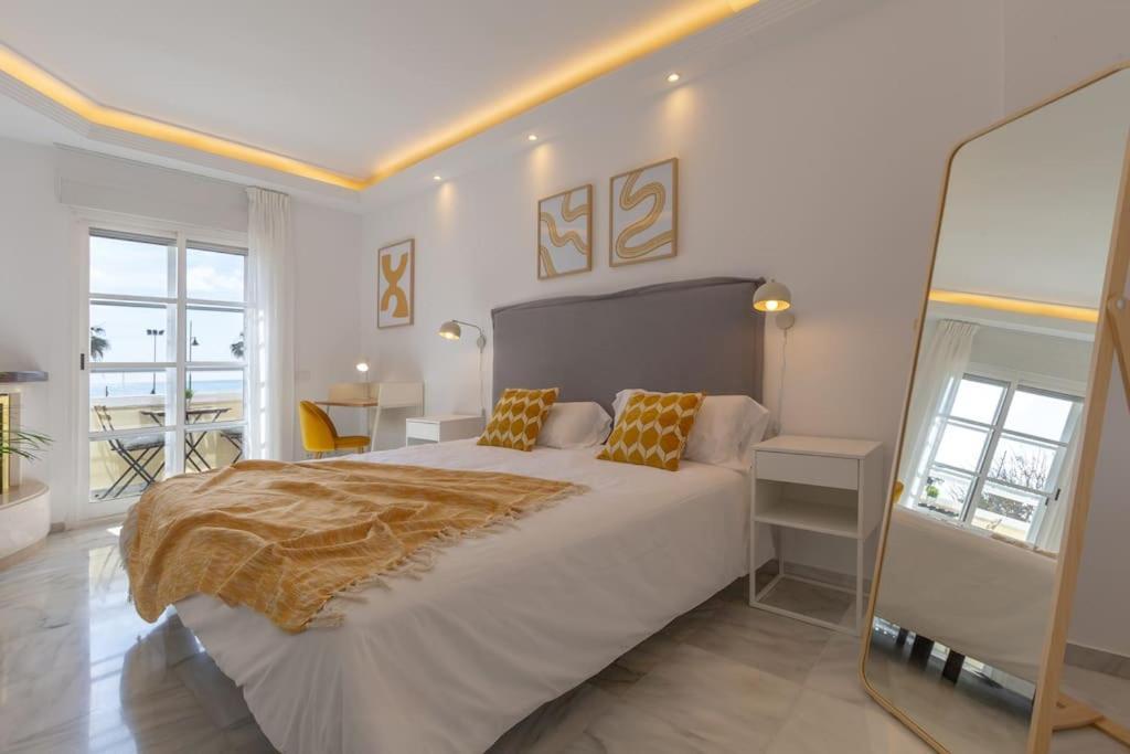 Eden Costa Lago Primera Linea De Mar Τορρεμολίνος Εξωτερικό φωτογραφία